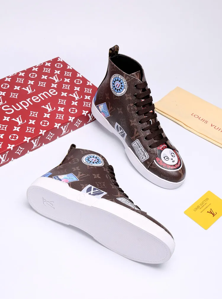 Factory price: 400💰 [LV] Animal series limited edition high-top sports shoes for men, L classic print, new autumn and winter style, original replica, 1:1 Counter quality, the fabric is Italian 🇮🇹 imported cowhide ➕🇮🇹 pure sheepskin lining ➕ original outsole, 🔍🔍 high quality, you can go in and out of the counter at will, welcome to compare, the outsole line will never be unglued, all sellers are welcome to sell in the picture above, can be shipped in one piece, code number: 38-44 (45 codes can be customized)